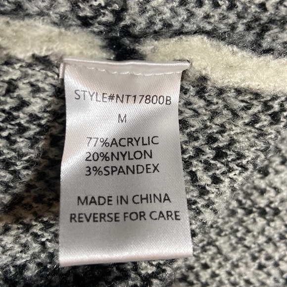 Lumiere cowl neck sweater sz M - Picture 7 of 8